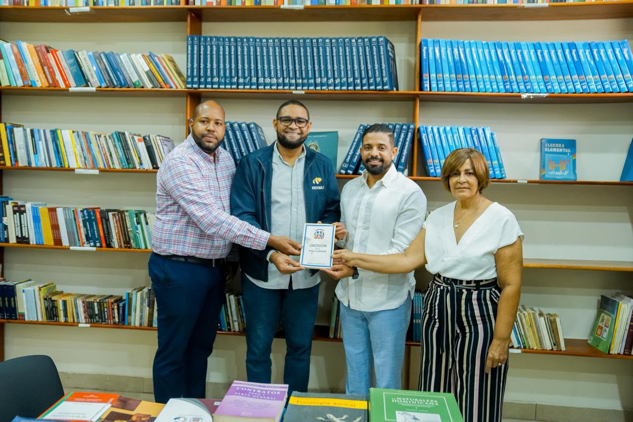 Ayuntamiento de El Seibo agradece a Welinton Grullón aporte para fortalecer la formación municipal