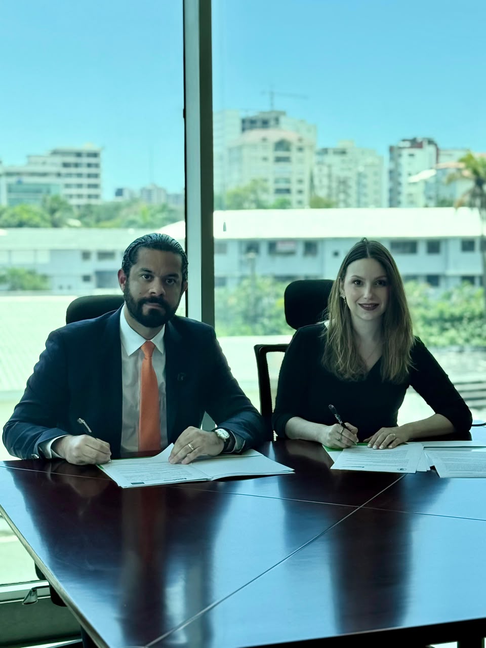 La integración fue formalizada con la participación de Beatriz Asilis, vicepresidenta de Metro Country Club