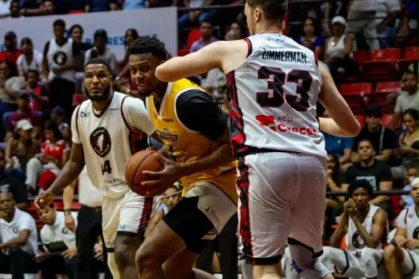 Por Metros, Juan Guerrero encabezó la ofensiva con 16 puntos y 14 rebotes. Troy Cracknell agregó 15 unidades, mientras que Omar Silverio terminó con 11 puntos y cinco asistencias.

