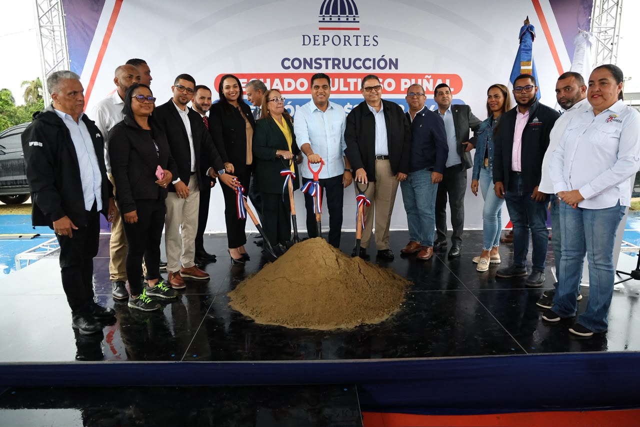 Durante el acto, el ministro de Deportes y Recreación (Miderec) , Kelvin Cruz, destacó que la obra representa una inversión en el presente y el futuro de la juventud, al ofrecer un espacio que promueve la sana recreación y el desarrollo del talento deportivo.