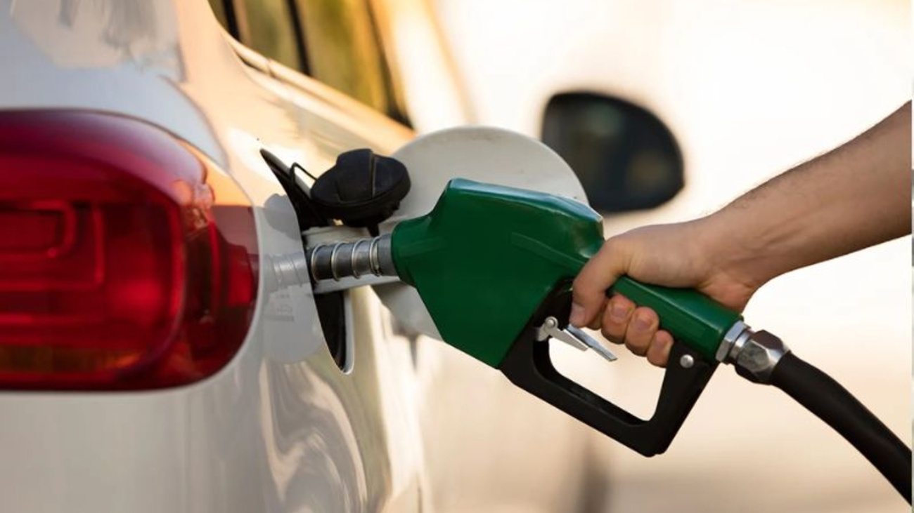 Gobierno congela precios de los principales combustibles