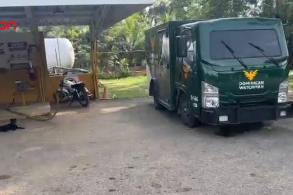 Arrestan clonador de placas y conductor implicado en atraco.
