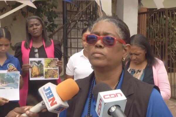 La directora del colegio, Elva Pérez