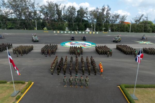 Comandante del Ejército encabeza graduación de 503 soldados en cursos tácticos especializados. Foto: Fuente externa 
