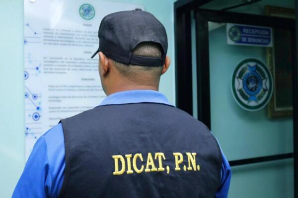 Policía Cibernética apresa a dos hombres vinculados a fraudes electrónicos por más de RD$320 mil