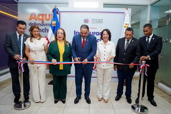 Acto del corte de cinta / Foto: Defensor del Pueblo