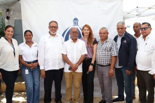 La DGDC, junto al SNS, Senasa y el Ejército, llevó servicios médicos, alimentos y ayudas sociales a familias de Las Zanjas, en San Juan.