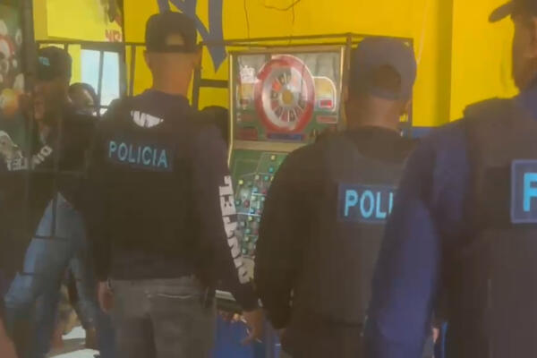 Operativo selectivo en clubes, bancas y centros de diversión en varios distritos y municipios de Barahona donde se incautaron máquinas tragamonedas y se realizaron inspecciones.