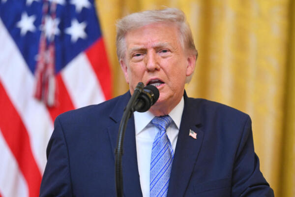 El presidente de Estados Unidos, Donald Trump, se dirige a la nación desde el Salón Este de la Casa Blanca en Washington D. C. el 16 de julio de 2026. (Foto de Saul LOEB / POOL / AFP)
