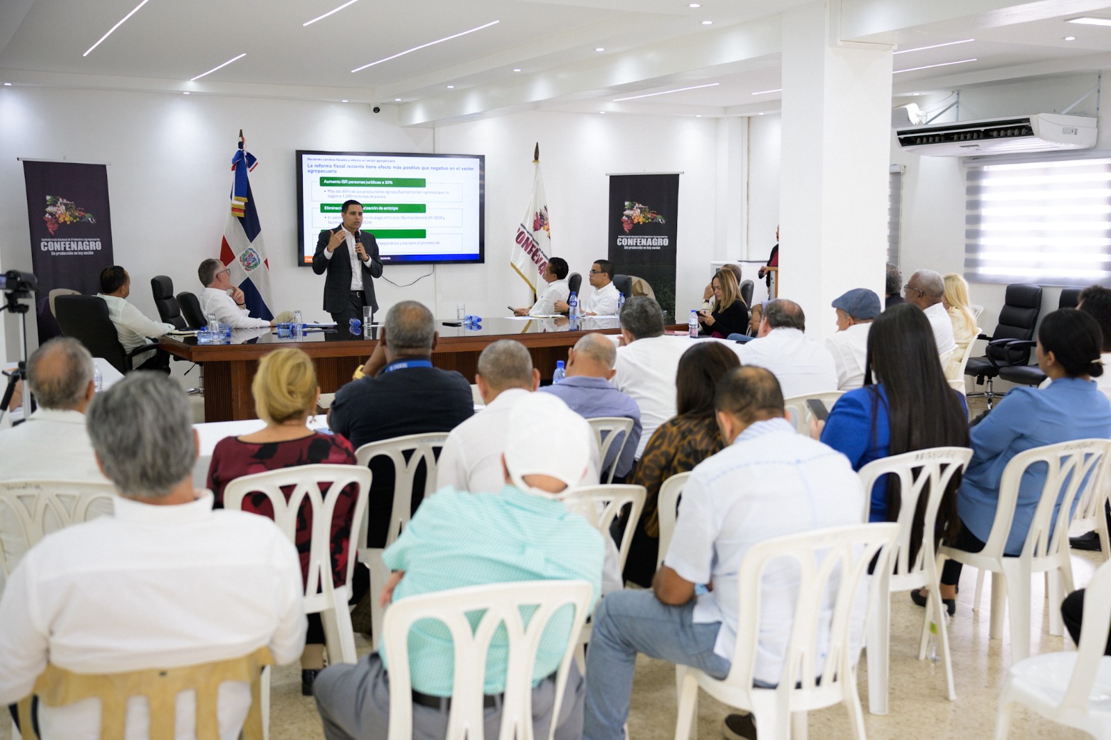Economista Juan Ariel Jiménez asegura sector agropecuario requiere políticas públicas que garanticen productividad