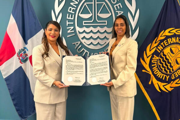 Embajadora Nancy Patricia Franjul presenta cartas credenciales como representante permanente de RD ante la ISA