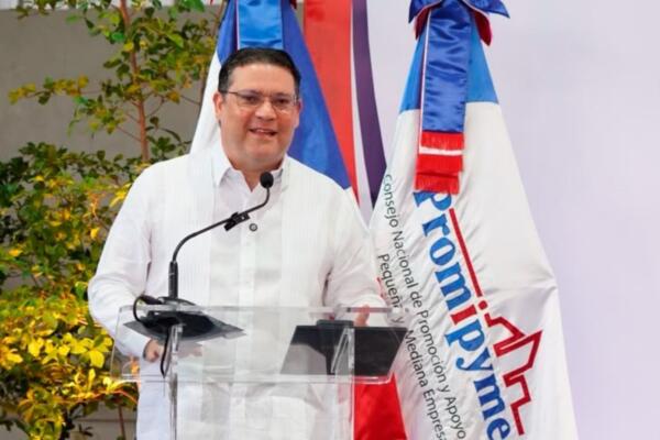 Gobierno supera RD$900 millones en créditos a microempresarios en este año