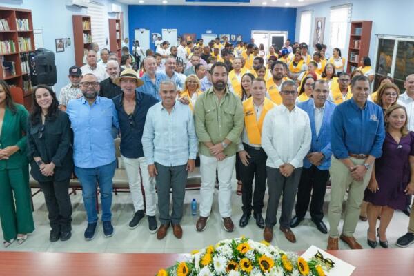 INFOTEP y PROCIGAR certifican los primeros 127 egresados de la Escuela de Tabaqueros de Tamboril. Foto: Fuente externa 