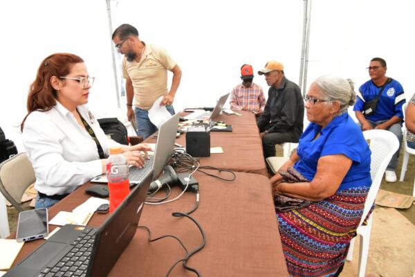JCE acerca cedulación y servicios a comunidades rurales.
