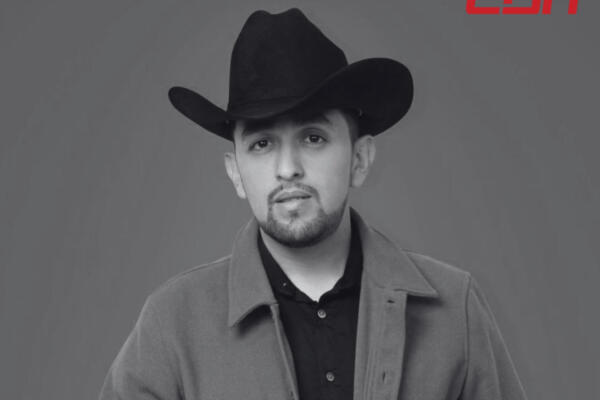 José Adán Rodríguez,  cantante de música regional mexicana. 
