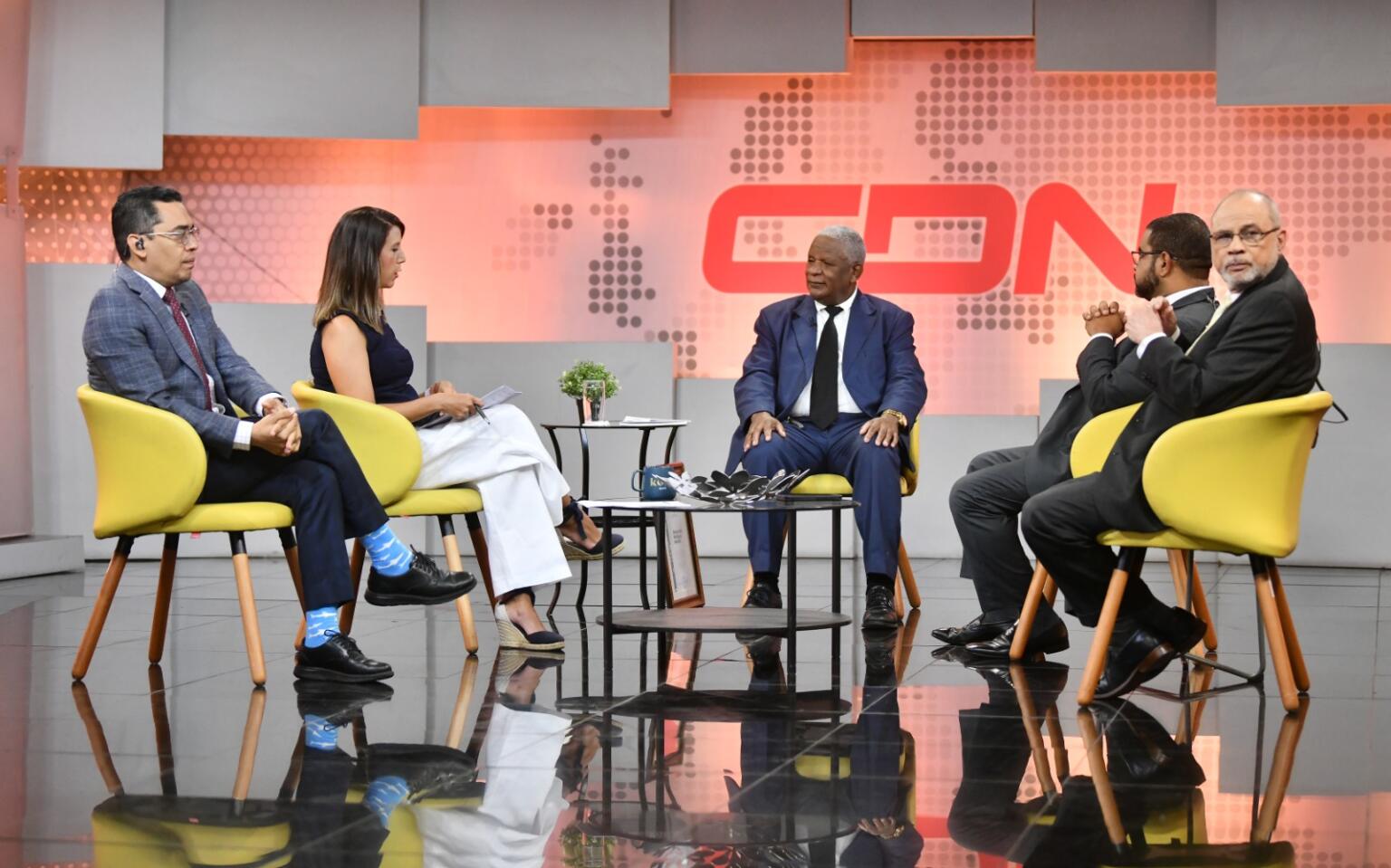 De izquierda a derecha: Federico Jovine, Katherine Hernández, Manuel María Mercedes, Héctor Marte y Nelson Rodríguez - Foto: CDN / Félix de la Cruz