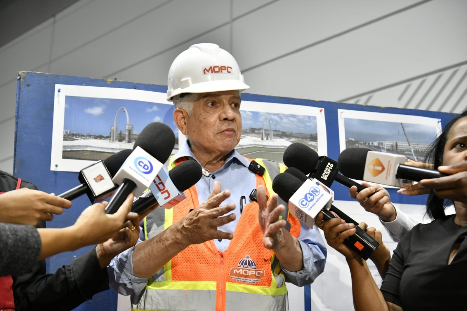 Ministro de Obras Públicas, Eduardo Estrella. Danny Polanco
