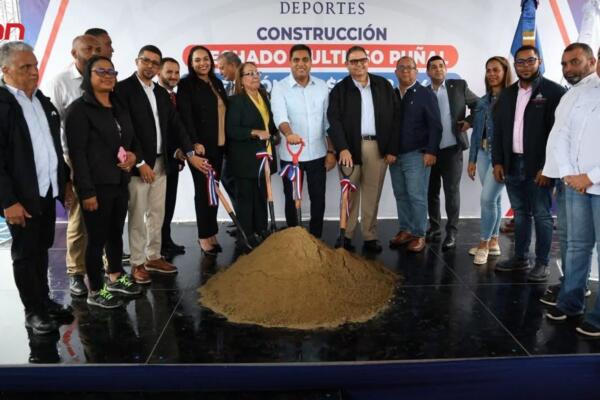 Gobierno invierte en infraestructura deportiva en Santiago.
