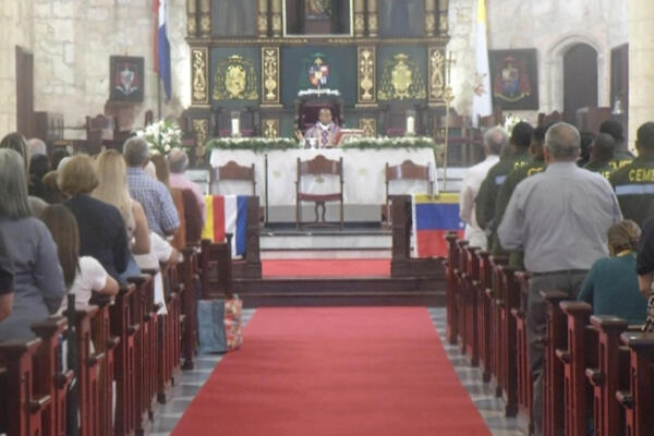Realizan misa por víctimas de los terremotos en Venezuela