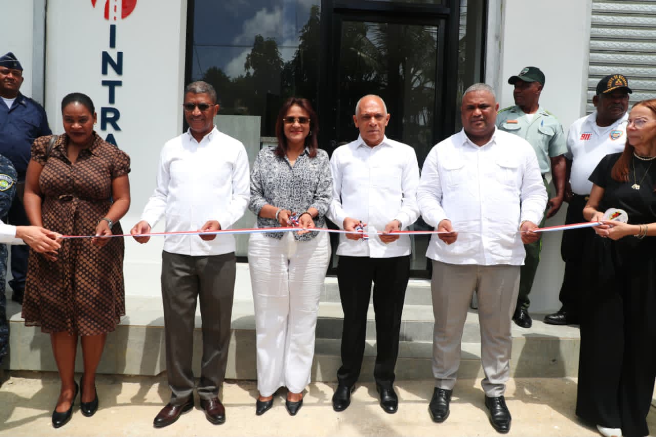 Intrant inaugura en Samaná primera oficina de licencias beneficiando a 49,625 conductores