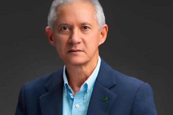 Haivanjoe Ng Cortiñas, titular de la Secretaría de Asuntos Económicos de la Fuerza del Pueblo