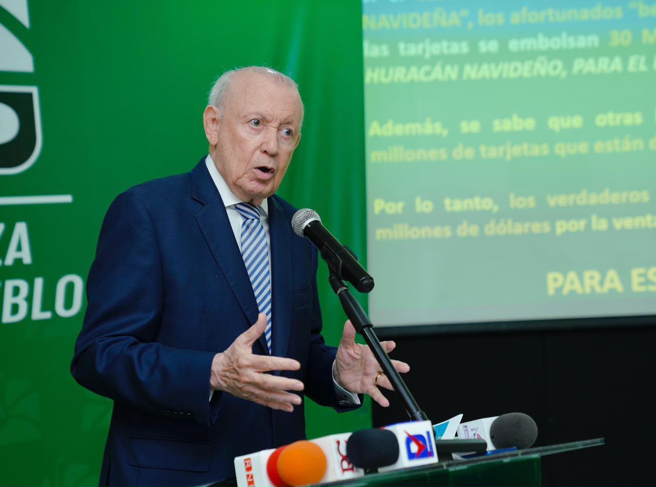 Rafael Alburquerque, exvicepresidente de la República y miembro de la Dirección Política de la Fuerza del Pueblo