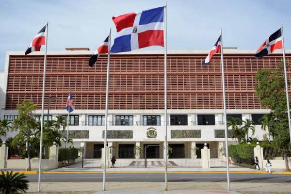 Senado declara de urgencia y aprueba proyecto que modifica el Código Penal