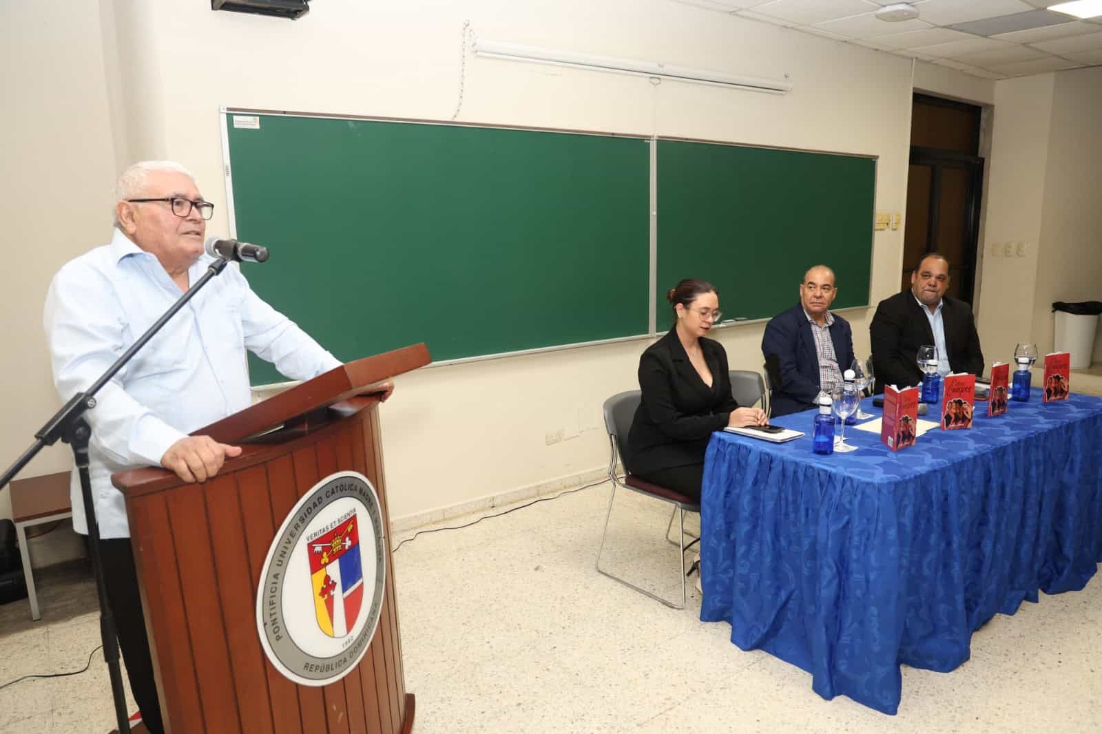 Santiago Almada presenta "Los otros cuerpos", una novela que invita a la reflexión