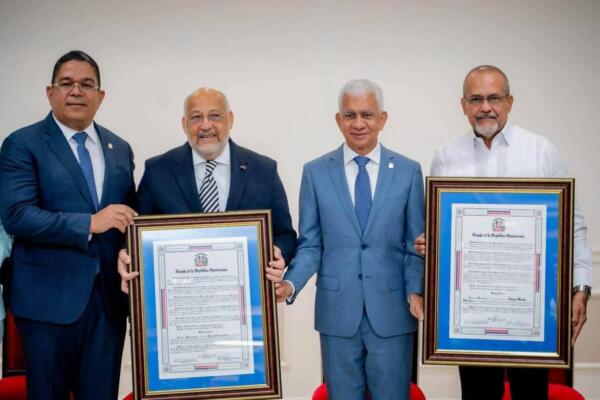 Senado reconoce a Antonio Méndez y Marino Berigüete por su legado.