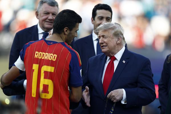 Trump dice tras la victoria de 'La roja' que ya no hay tensiones con España. Foto: Fuente externa 