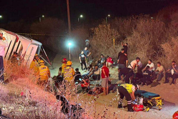 Choque entre un vehículo y un autobús deja tres muertos en el noroeste de México