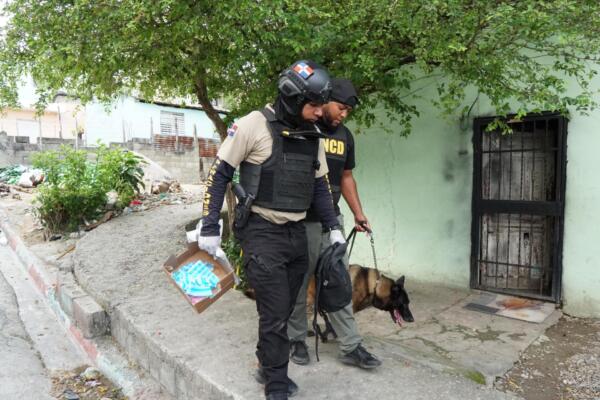 Multiplican operaciones contra el microtráfico en SDN; apresan 20 personas y ocupan más de 9,000 gramos