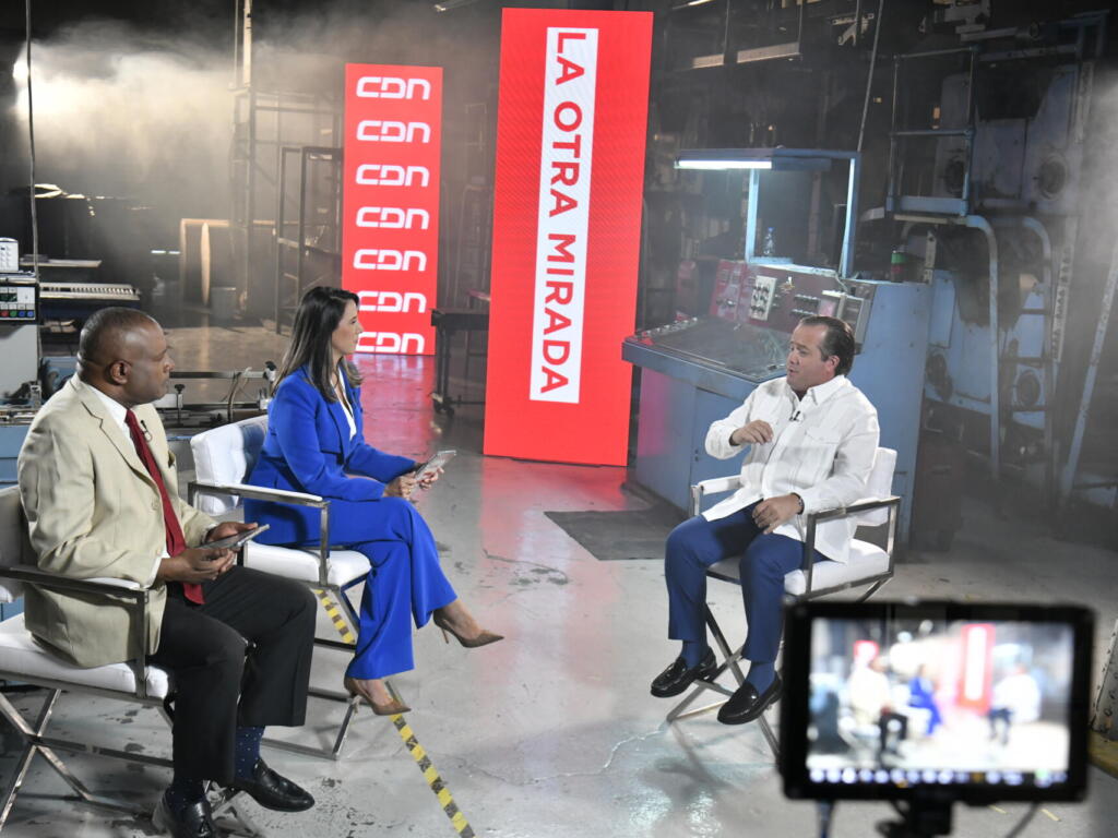 Paliza junto a los periodistas Katherine Hernández y Félix Victorino en "Balance, la otra mirada". Foto: Joni Rotestán