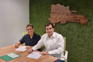Fundación Loma Quita Espuela y Hacienda Ambrosia firman convenio