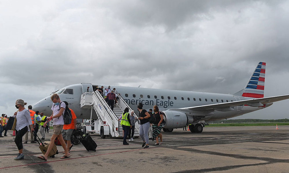 Tres aeropuertos mueven el  94 % de los pasajeros desde y hacia RD