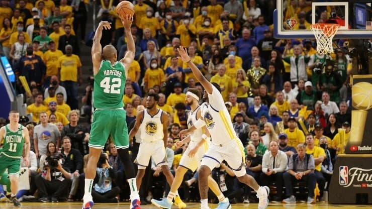 Récord de triples de Al Horford: ni el propio Curry lo pudo hacer