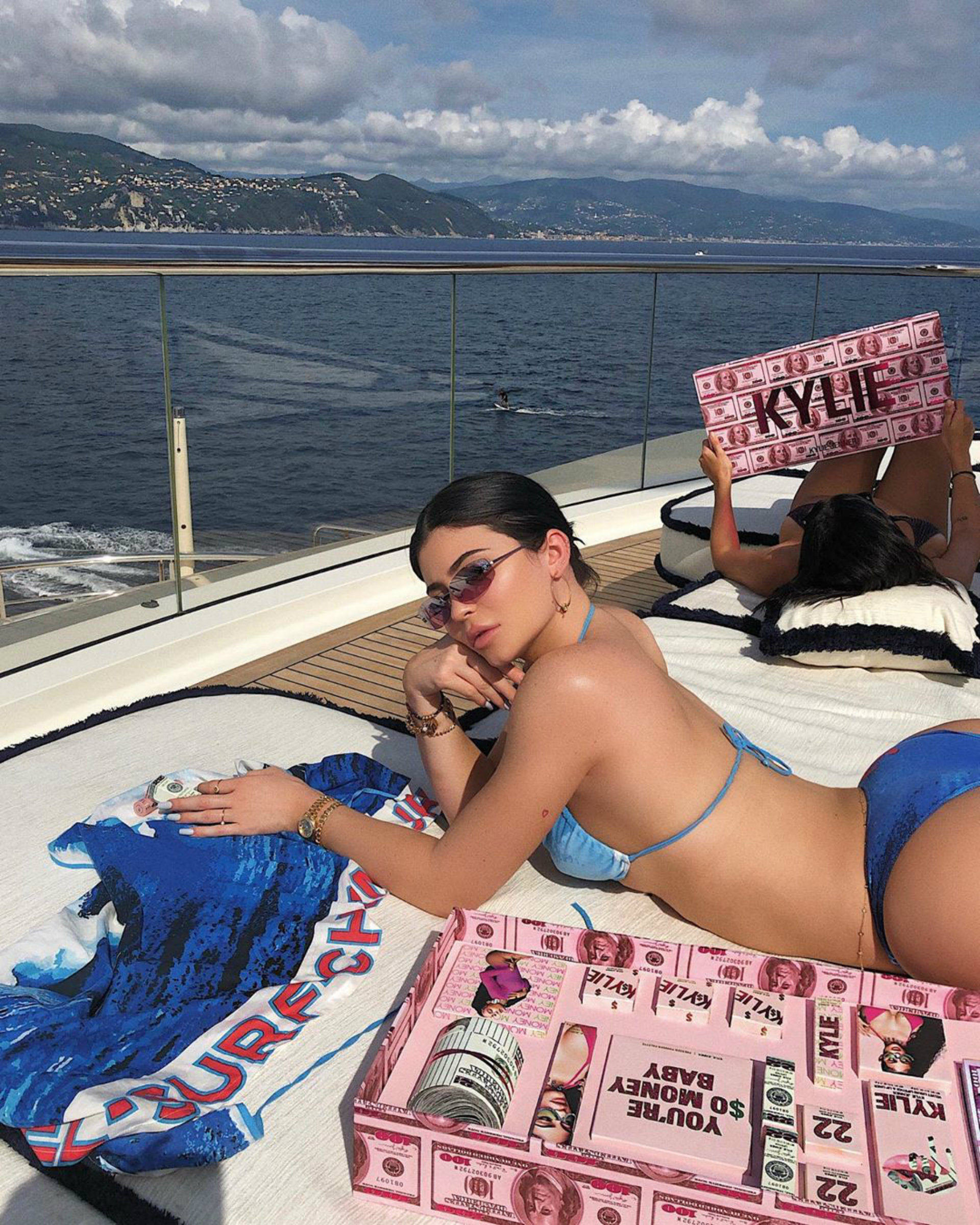 El nuevo bikini de Kylie Jenner enseña pezones y es carísimo