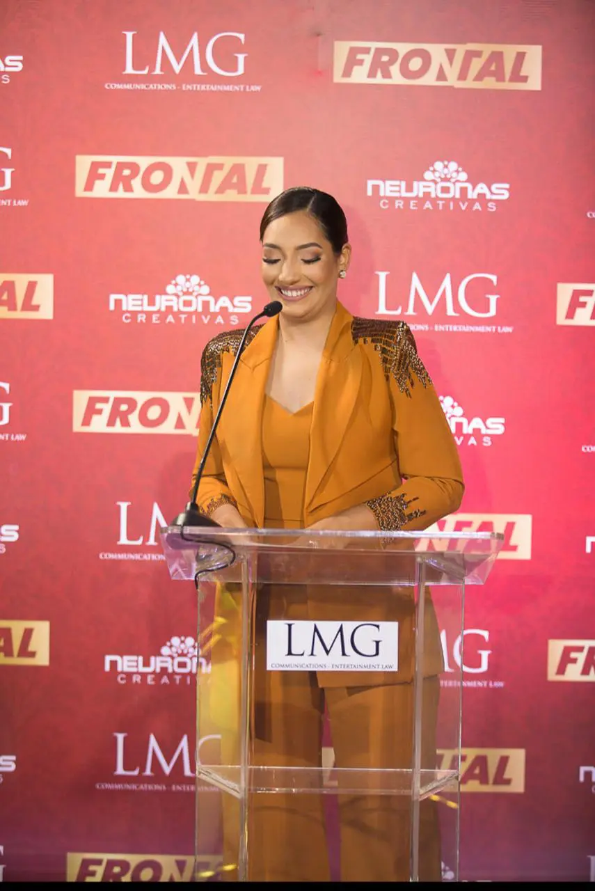 Laura Guzmán celebra el segundo aniversario de su programa ‘Frontal’
