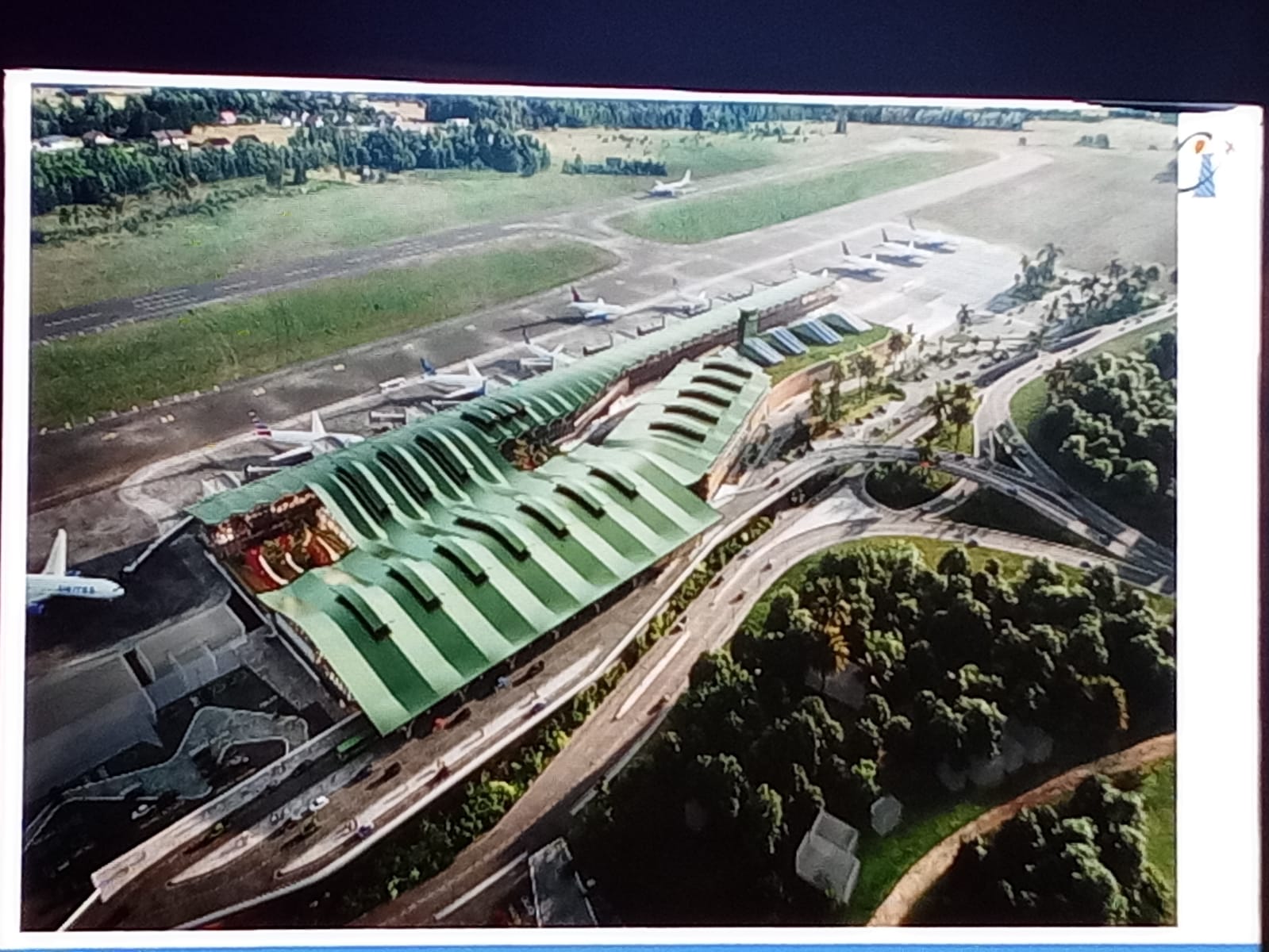 El ingeniero Máximo Suárez anunció que se iniciaron en el Aeropuerto Internacional del Cibao los trabajos de remodelación de la terminal aérea,