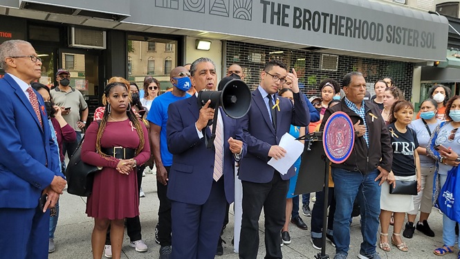 Marchan en el Alto Manhattan contra violencia armas de fuego