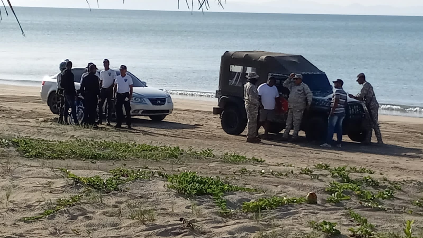 Dos cadáveres fueron hallados flotando en aguas de Playa Arriba en Miches,  cuyos cuerpos fueron recuperados por la Armada Dominicana,