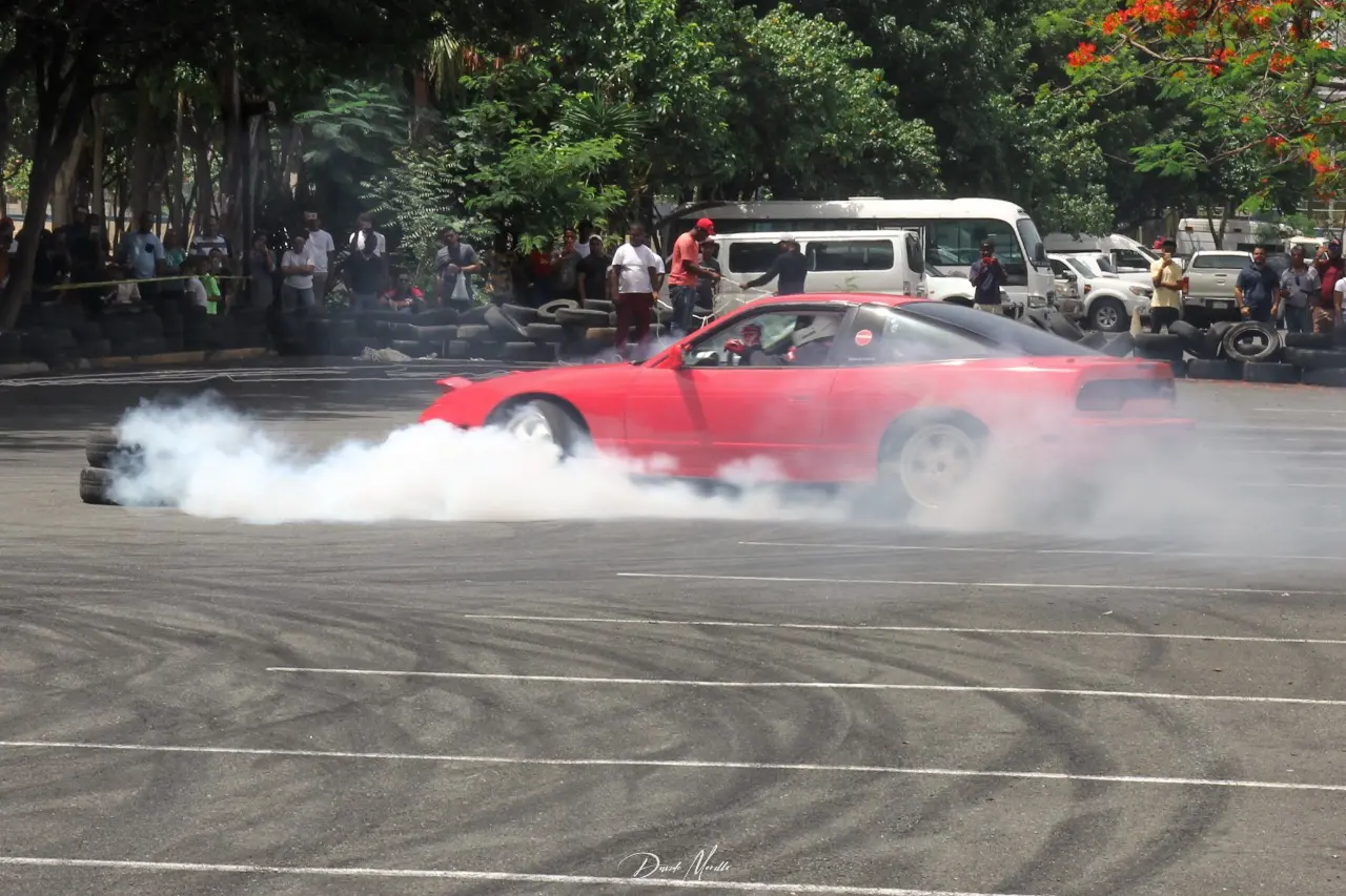 Celebran con éxito evento automotriz Precision Drift