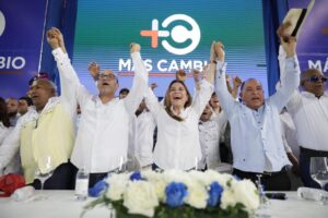 Movimiento +Cambio juramenta exmiembros del PLD en La Romana