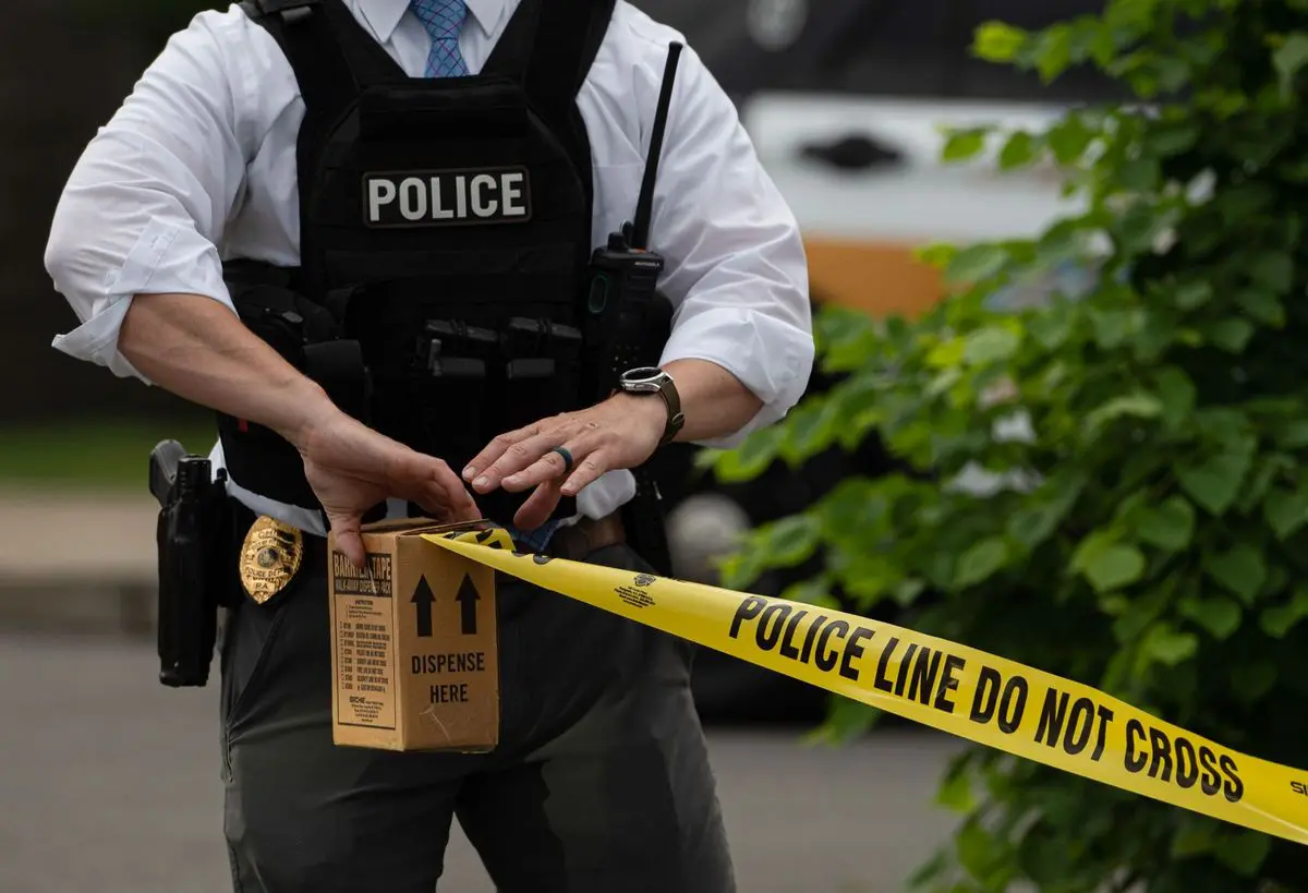 Hacia las 17.30 horas del domingo, la policía recibió informaciones sobre un tiroteo en el distrito de Amager, ubicado entre el centro de la ciudad y el aeropuerto, tras lo cual enviaron refuerzos a la zona.