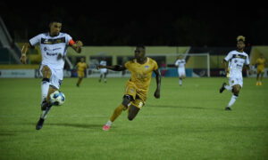 Pantoja pudo sobreponerse de un bajo rendimiento en la primera mitad para estrenarse con victoria ante la plantilla de O&M FC.