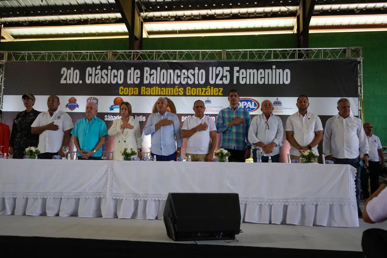 Autoridades dan inicio al Clásico de Baloncesto U25 femenino de Libasado