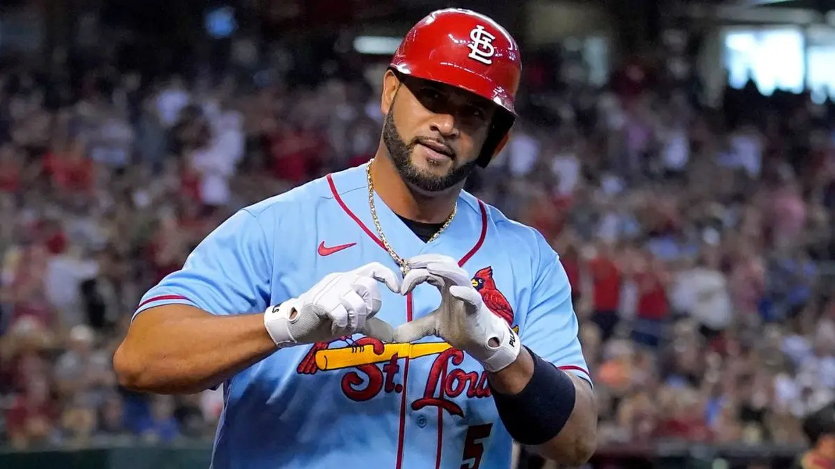 Albert Pujols insiste en su retiro a pesar de estar encendido