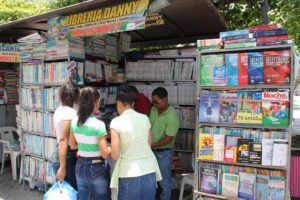 Libros usados, negocio que por décadas se ha convertido en alivio