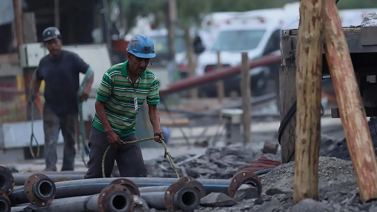 "Faltan muchos días" para rescatar a mineros atrapados en México