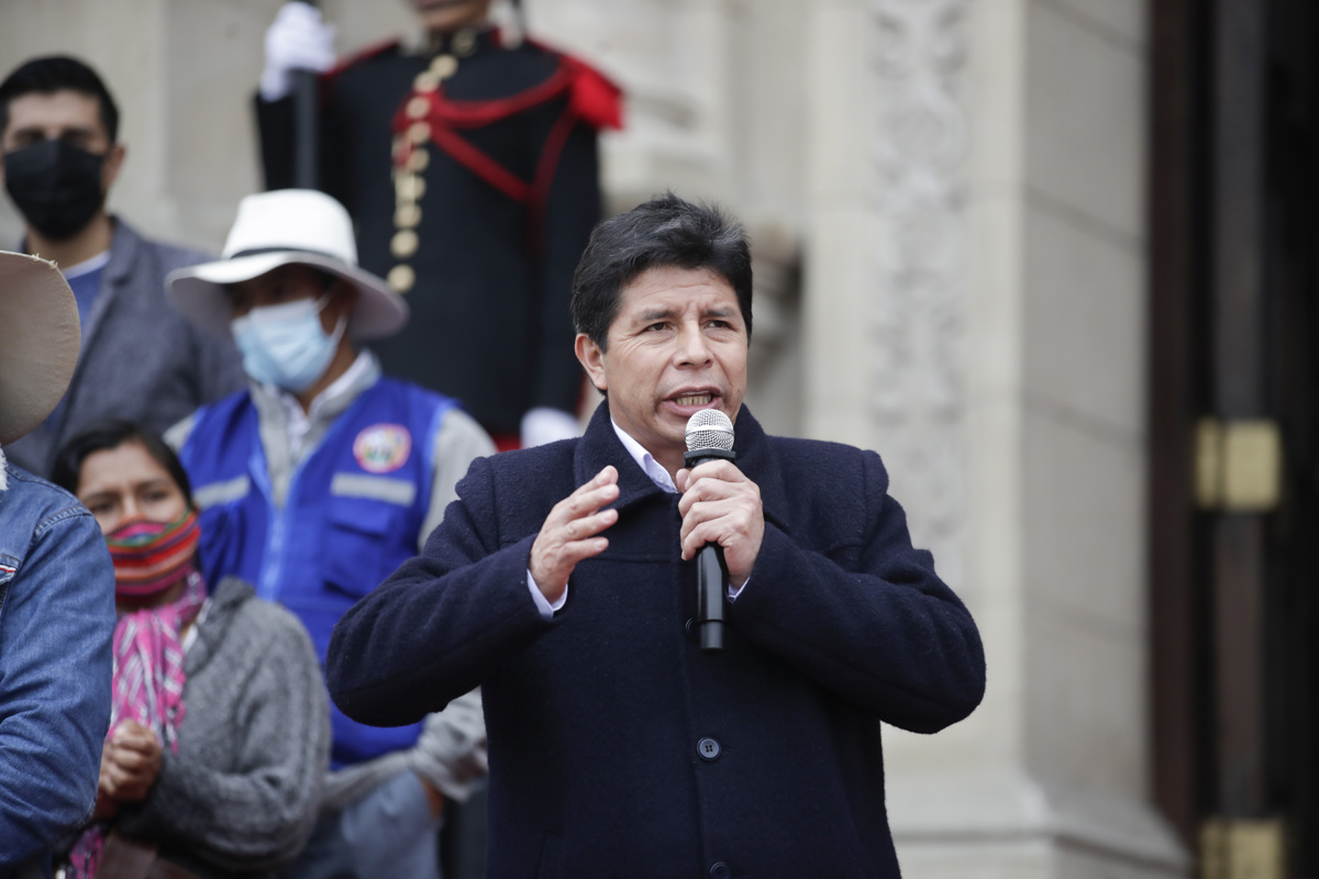 Pedro Castillo denuncia un "show mediático" contra su familia en Perú